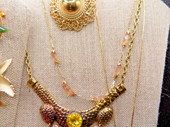 VINTAGE JEWELRY LOT Many Signed Necklaces Brooches Earrings & Bracelets (L2)