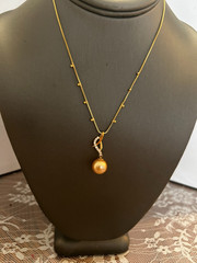 Vintage Good Quality Gold Tone Necklace “M” with Faux Pearl on 925 Pendant 18″