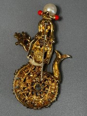 Hutton Wilkinson Mermaid Brooch Swarovski Crystal Red Coral Crown 3″ 1990s Signe