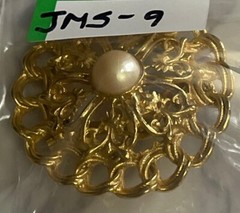 Vintage Gold Tone Round Faux Pearl Brooch Pin Jewelry JMS-9