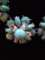 turquoise plastic stone 4 flowered, silver tone metal, rhinestone necklace 16″