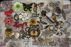 New Old Stock Jewelry And Brooch Lot