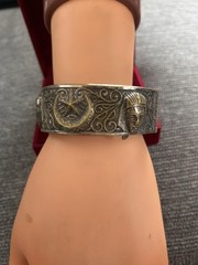 VTG Antique 1920s Egyptian revival silver & Gold tone Hinged Bangle bracelet J20