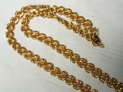 …Vintage TRIFARI…Gold Tone Spiral Links Chain Necklace…18″ Long…