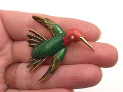 Vintage Signed MMA Metro Museum of Art Green Red Enamel Hummingbird Brooch Pin