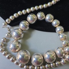 Vintage Silver Plated Graduated Metal Beads Necklace 24″L