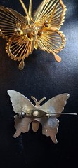 Vintage 7 PIECES Butterfly Lot. Signed Monet and Unsigned PIECES GOLD-TONE METAL