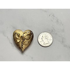 Vintage Textured Gold-Tone Heart Scarf Clip with Rhinestone Accents
