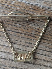 VTG MENS BLACK HILLS Gold TIE CLIP ANSON TOP BAR ROSE Green 10K South Dakota SD
