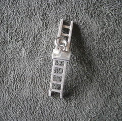 Step Ladder Opens Vintage Sterling Silver Bracelet Charm Pendant 2.0g