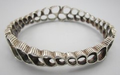 UNUSUAL ARTISAN STERLING SILVER TURRITELLA SEASHELL BANGLE BRACELET