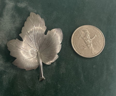 Signed Krementz Silver etched Maple Leaf Textured Brooch Pin