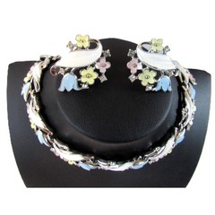 Vintage Trifari Garden Party Enamel Flowers choker bib necklace Clip On Earrings