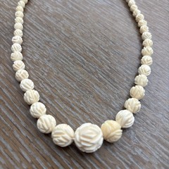 Vintage Hand Carved Bleached Graduated Bead Necklace 18″