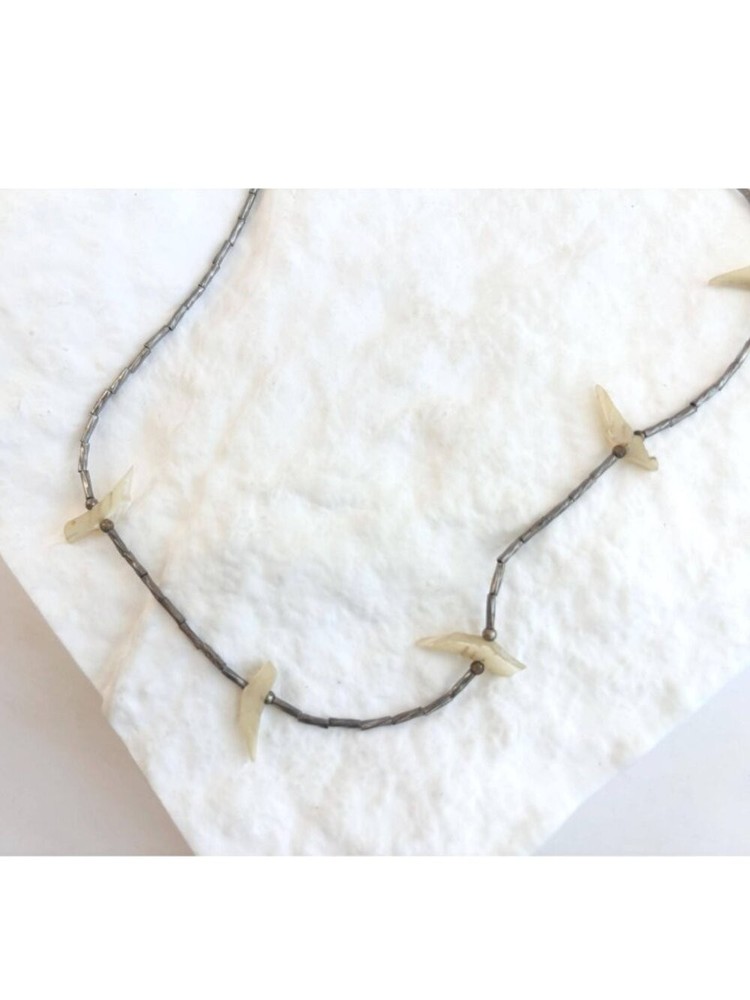 Mother of Pearl Accented Clip Fetish Sterling Silver 925 Vintage Necklace – 15″