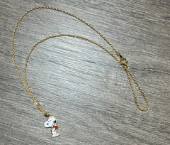 Vintage Peanuts Snoopy Holding Red Heart Pendant Necklace 17.5” Valentine’s Day