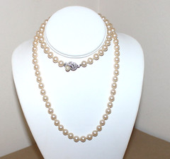Vtg Knotted Faux Pearl Necklace 30″ REAL DIAMONDS in Clasp-50’s High End Costume