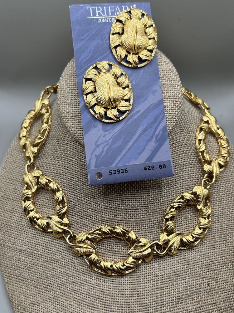 VTG 80’s TRIFARI CHUNKY GOLD-TONE PANEL LEAF & IVY NECKLACE / CLIP ONS NWT & BOX