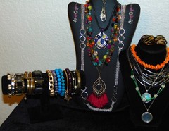 Vintage & Modern Assorted Jewelry lot- very nice!