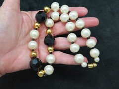 Vintage AVON 1986 “5th Avenue Necklace” Faux Pearl & Black Beads