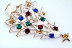 Eisenberg Ice Glittering Multicolor Rhinestone Gold Tone Christmas Tree Brooch