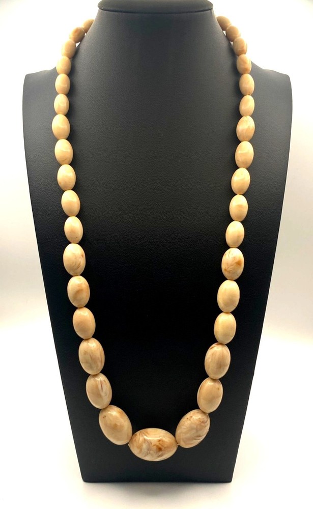 Vintage Ivory Like Marbled Beige Beaded Necklace With Barrel Clasp 12″ Hang