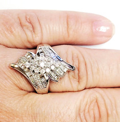 Beautiful 10KT Diamond Cluster Ballerina Cocktail Ring