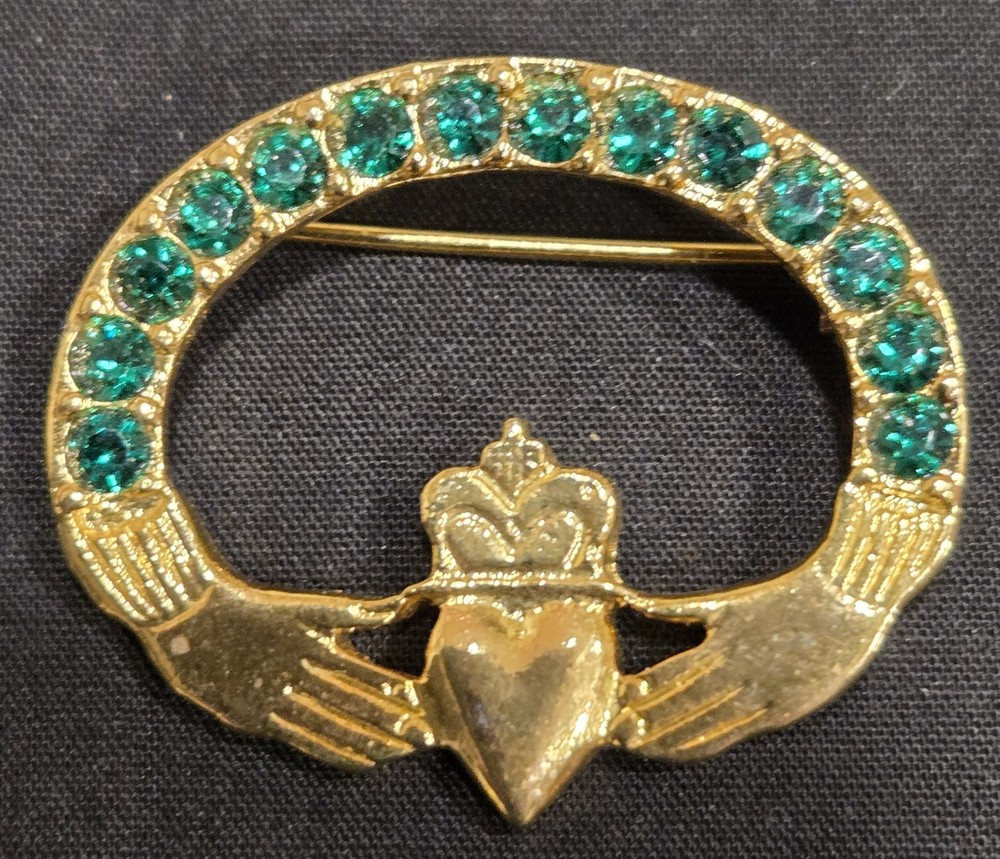 Vintage Claddagh 1.5 In Green Rhinestone Brooch Pin Gold Tone Irish Hands Crown