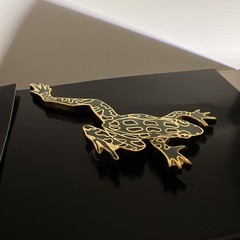 WM Spear Design Leopard Frog Pin Green Gold Black Enamel Brooch Pin, vtg 1980’s