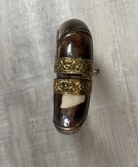VTG 70s Bangle Bracelet Horn Bone Brass Pin Closure Hinged Chunky Brown Cream 1”