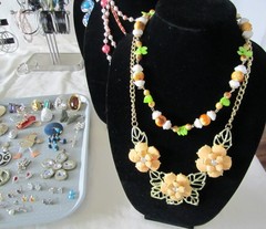 9# Vintage-Now 203pc Costume Jewelry Necklace Earrings Pins Bracelets Lot (Bb14