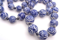 Vintage Chinese Export Hand Knotted Blue & White Graduating Bead Necklace