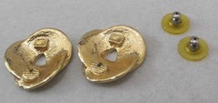 Vintage Cream Enamel Gold Tone KNOT Post Pierced 1” Earrings