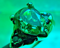 2.CARAT center NATURAL Diamond “Not a LG enhanced” w/side diamonds, 14k solid yg