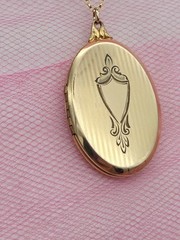 Large LOCKET Antique Vintage Gold GF Necklace Pendant Chain Filled Photos Deco