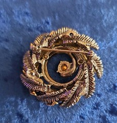 Vintage Mode Art Signed Rhinestone Brooch