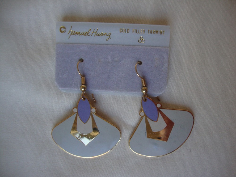 VINTAGE SAMUEL HUANG CLOISONNE RETRO ABSTRACT FAN LAVENDER CREAM & GRAY EARRINGS