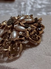 Vintage Large Florenza Rhinestone And faux pearl Brooch pendant