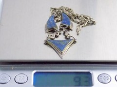 Vintage Unmarked Silver Tone Metal and Lapis Inlay Necklace 17.75 Inches VG