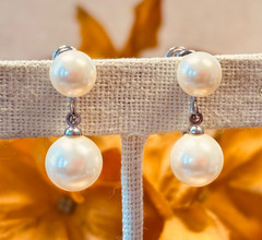 Vtg. Marvella Faux Pearl Drop & Button Gold &Silver Tone Screw Back Earrings