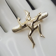 Brownie Pixie Promise Badge Girl Guides Scouts of Canada Gold Tone Vintage Pin