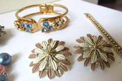 LOT Vintage Estate Costume Jewelry MONET CAMEO Avon Beau Jewels JULIANA