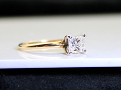 Gorgeous 14K Gold Ladies .99 Ct Princess Cut Solitaire Diamond Wedding Ring
