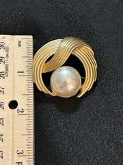 Vintage Gold Tone Swirl Brooch Faux Pearl Statement Pin 1970s 1980s Retro Round