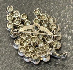 Vintage Silver Tone FAUX PEARL CRYSTAL RHINESTONE Leaf Shape BROOCH