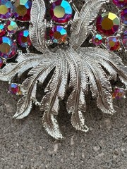 Vintage CORO Pink Aurora Borealis Rhinestone Leaf Wreath Brooch Silver Tone