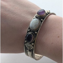 Vintage Bohemian Style Artisan Silver Tone Glass Stone Ornate Cuff Bracelet