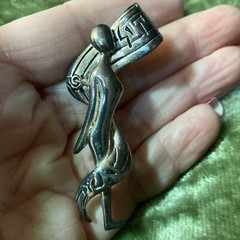 ERIC ORIGINALS Signed 2007 – 2008 Music Theme Person Brooch Pin Silver-tone