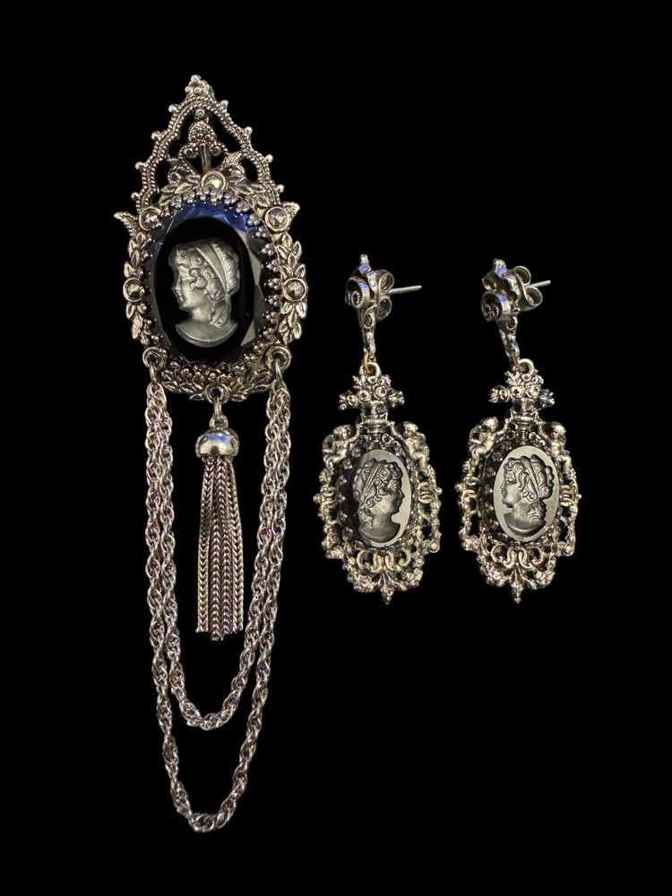 Vintage Intaglio Pendant Pin & Earring Set Silver Tone Carved Hematite Like W8