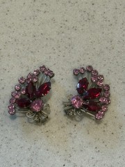 Vintage Juliana style Red Navette pink Chaton Rhinestone spray clip earrings